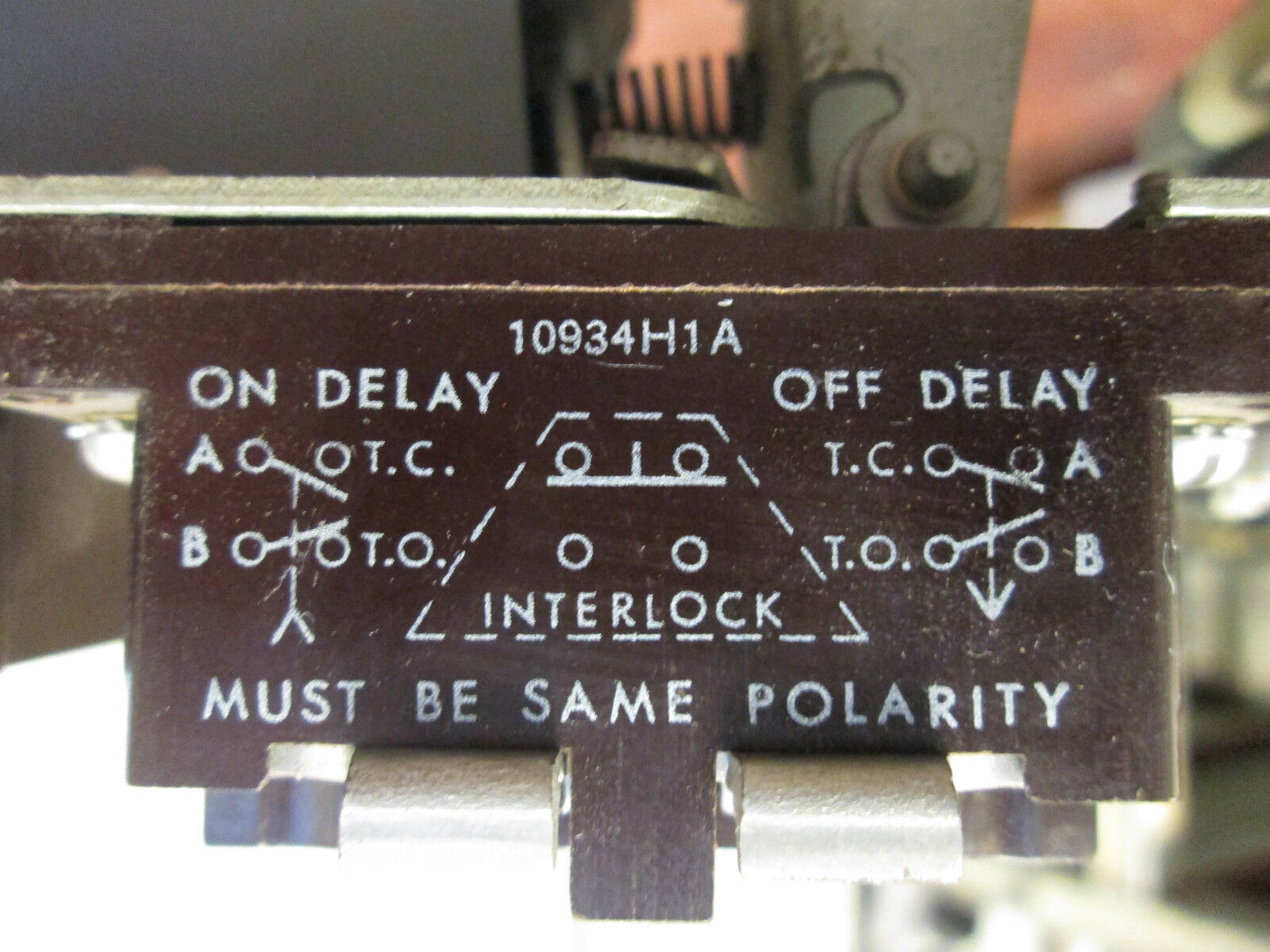 Cutler-Hammer Pneumatic Relay 10337H156A 120V Coil Used