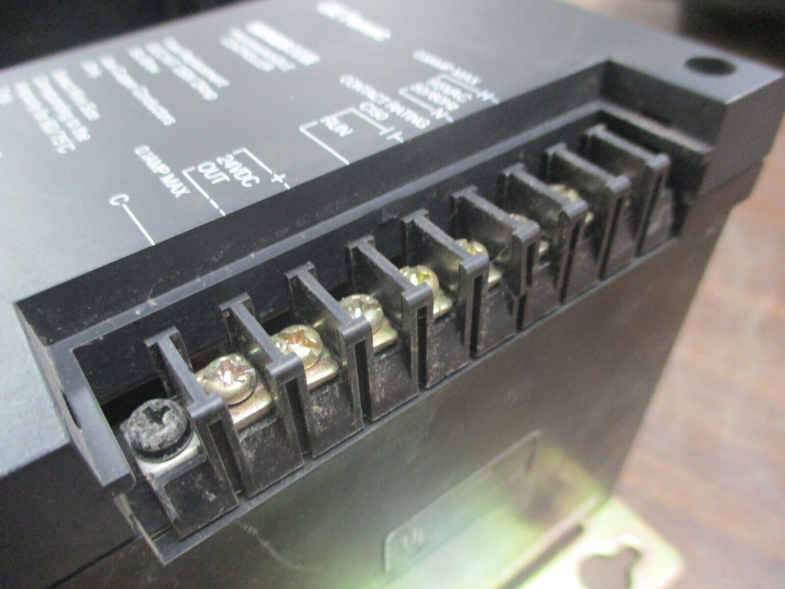 GE Fanuc SeriesOne PLC Rack w/ Power Supply IC610CHS11A 5-Slot Used