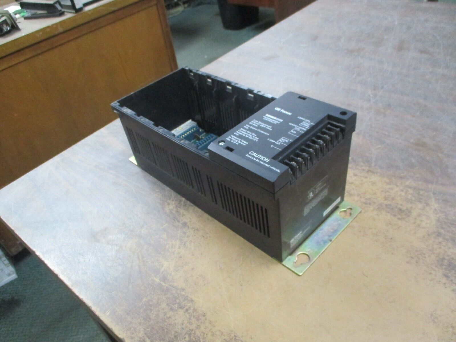 GE Fanuc SeriesOne PLC Rack w/ Power Supply IC610CHS11A 5-Slot Used