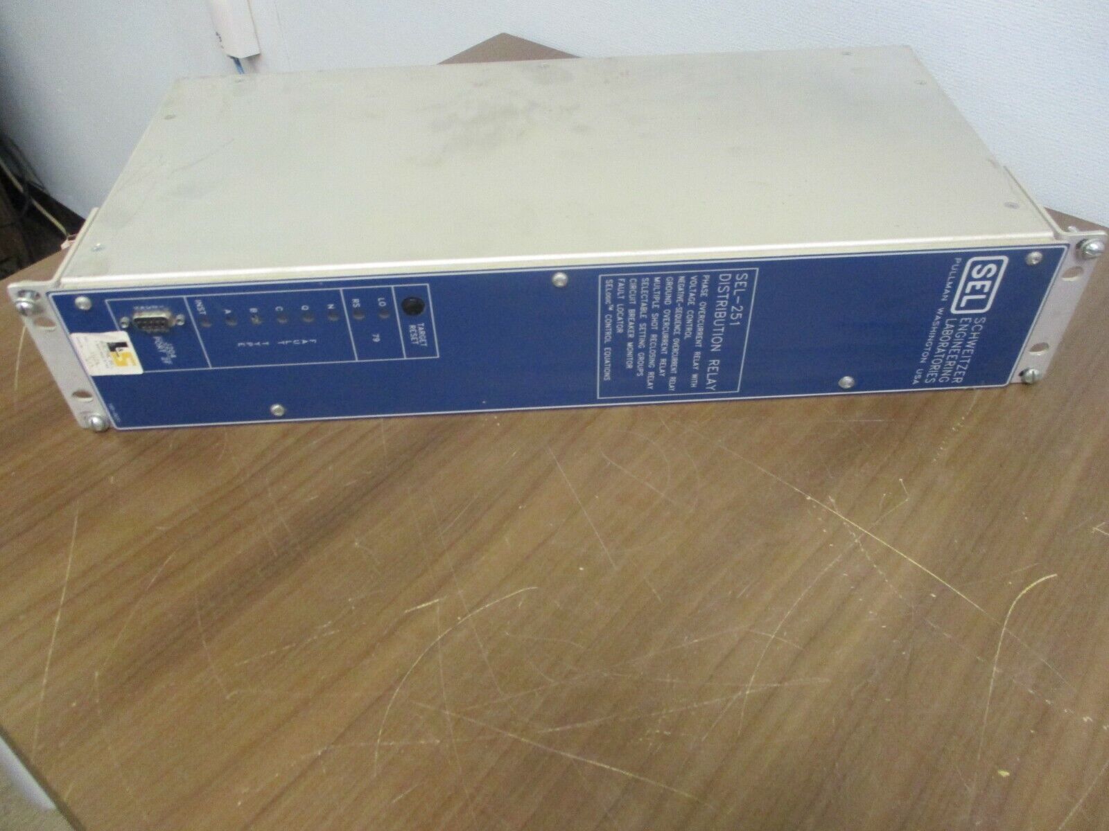 SEL Model SEL-251 Distribution Relay 251000-4556UHGB Power Supply: 120VAC/DC 14W