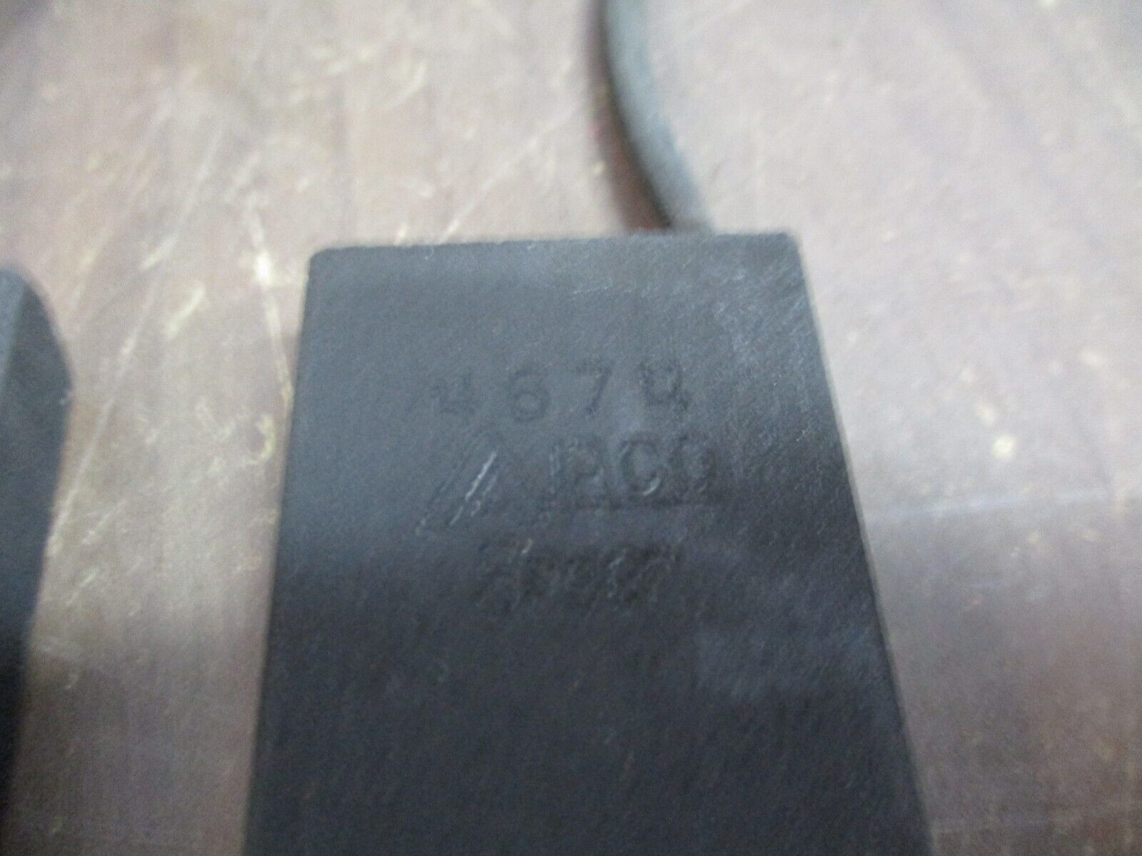 Airco Speer Carbon Brush 4674 *Lot of 2* *No Box* New Surplus