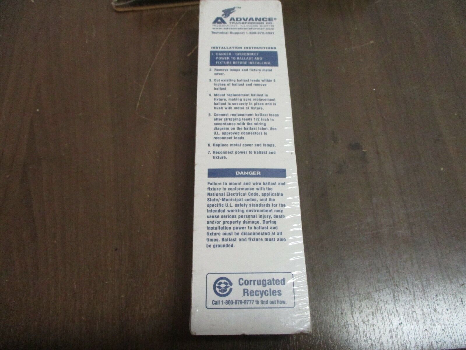 Advance Standard Instant-Start Electronic Ballast VEL-2P32-SC 277V 0.21A 60Hz