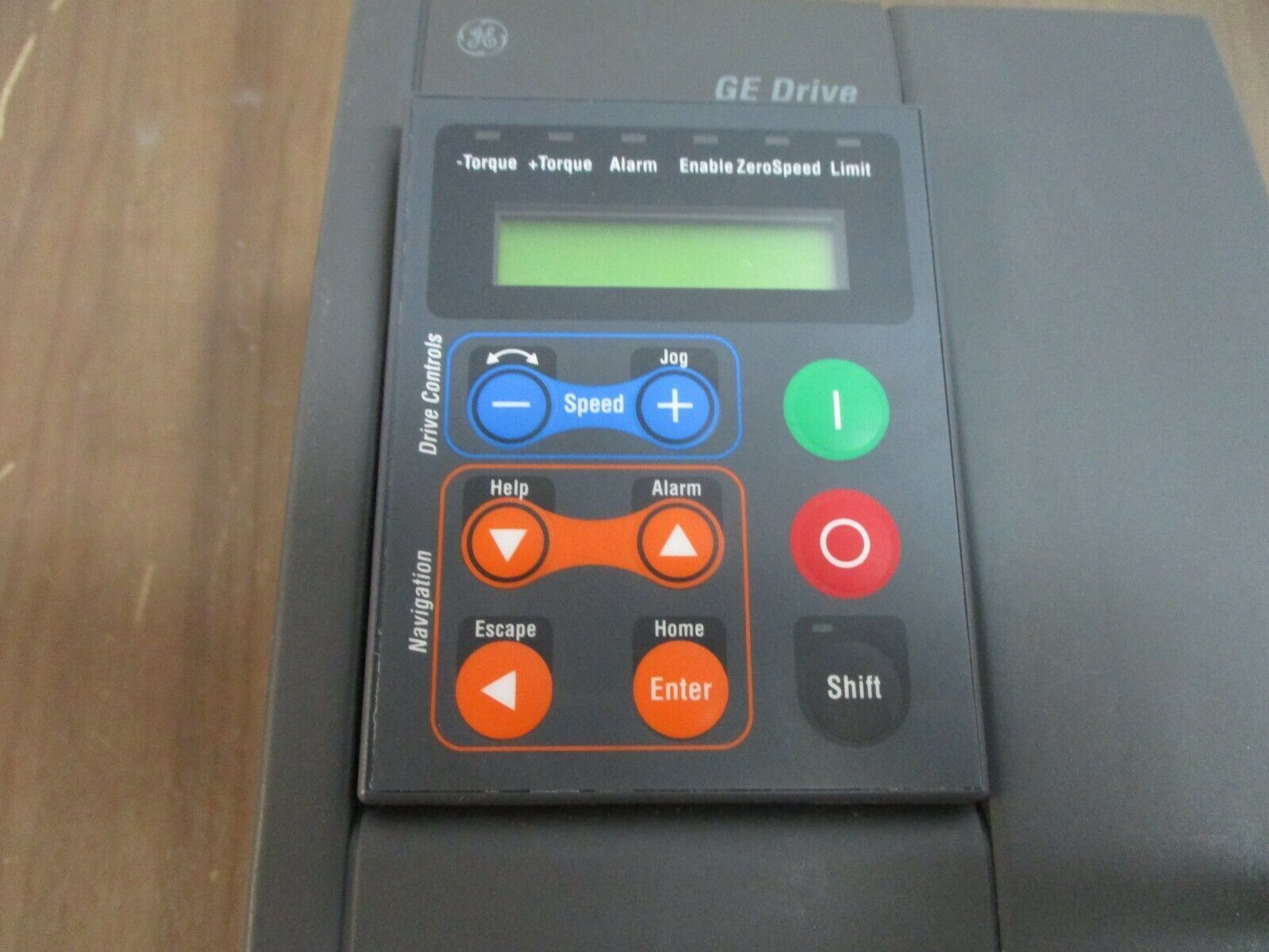 GE AC Drive 6KAVI43005Y1B 5HP 3Ph w/ Keypad *Chipped Corner* Used