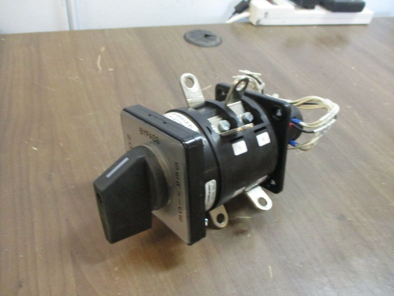 Salzer Bypass Rotary Switch S608L 110A 600V 3Ph Used