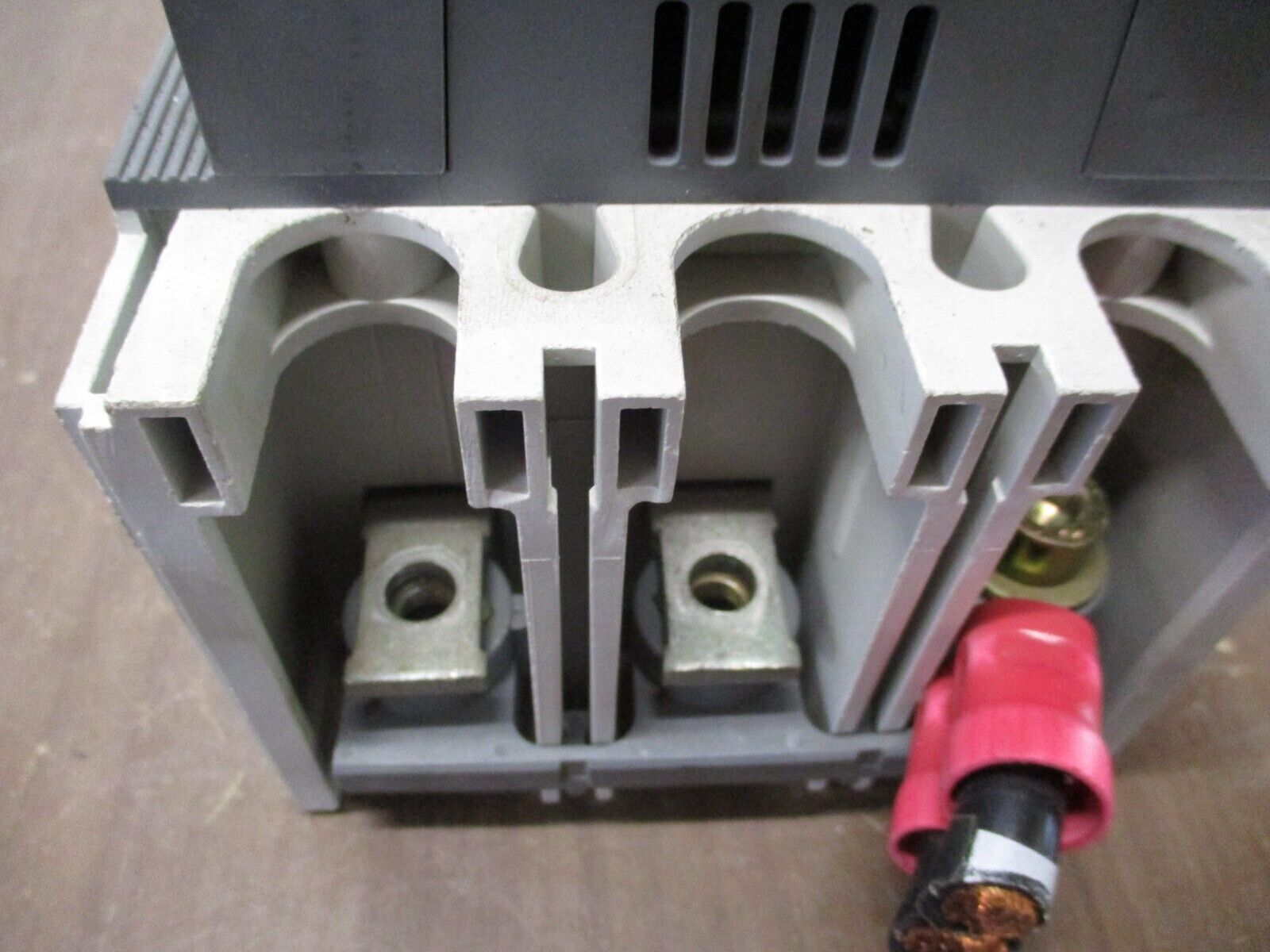 ABB Contactor AF300-30 20-60VDC Coil 400A 600V w/ (1) Aux Contact Used