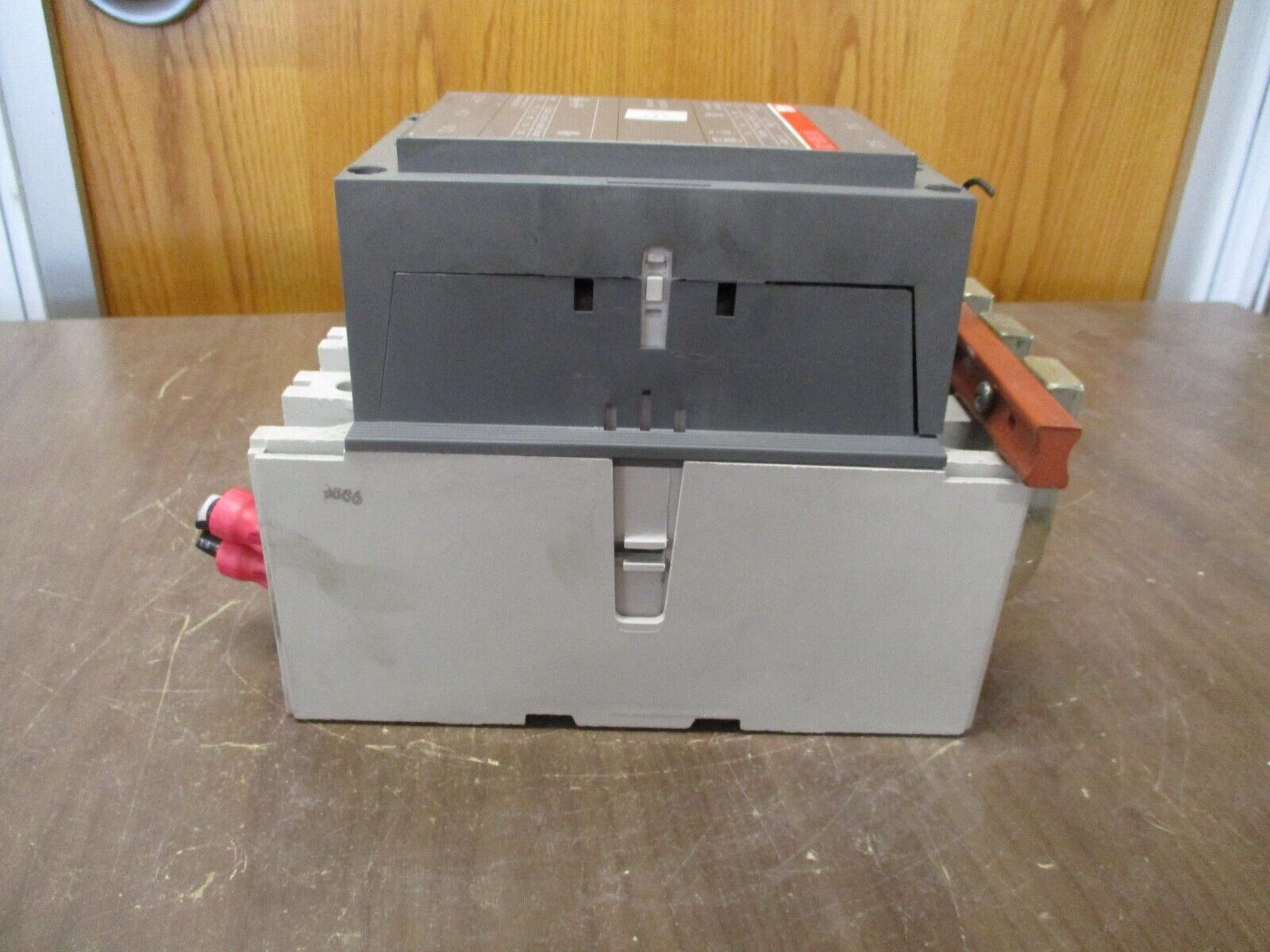 ABB Contactor AF300-30 20-60VDC Coil 400A 600V w/ (1) Aux Contact Used