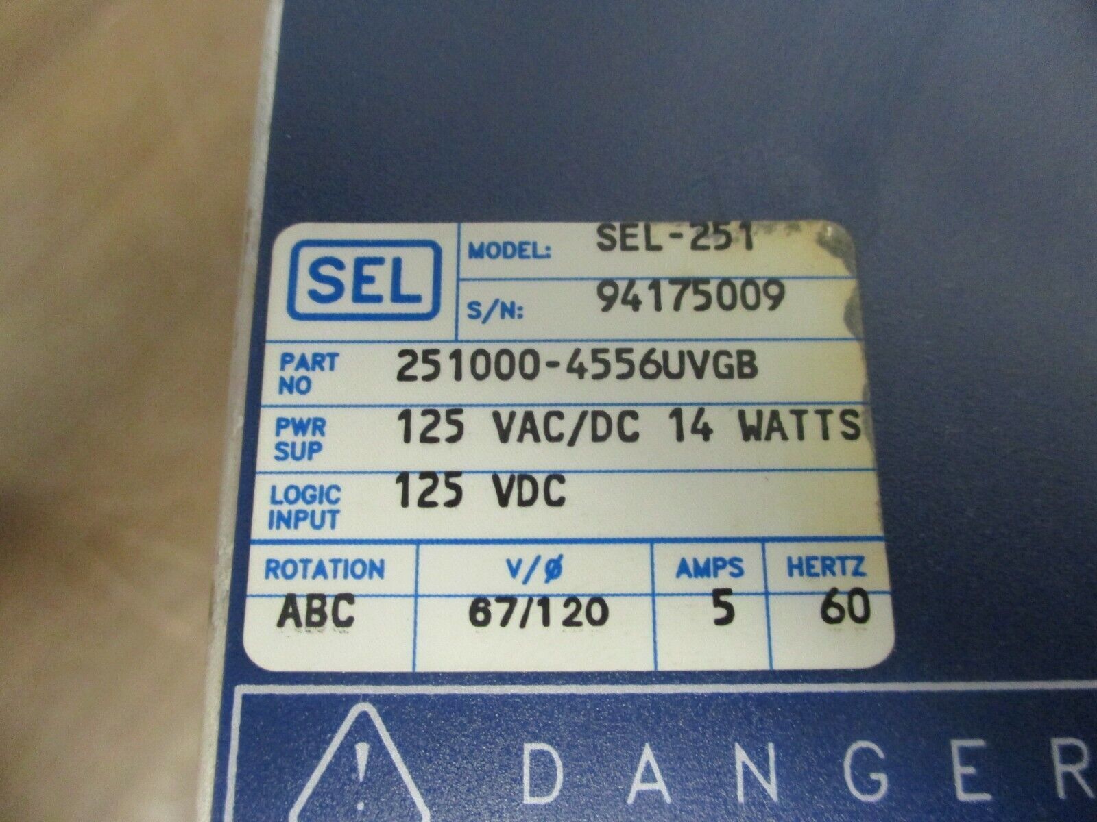 SEL Model SEL-251 Distribution Relay 251000-4556UVGB Power Supply:125VAC/DC Used