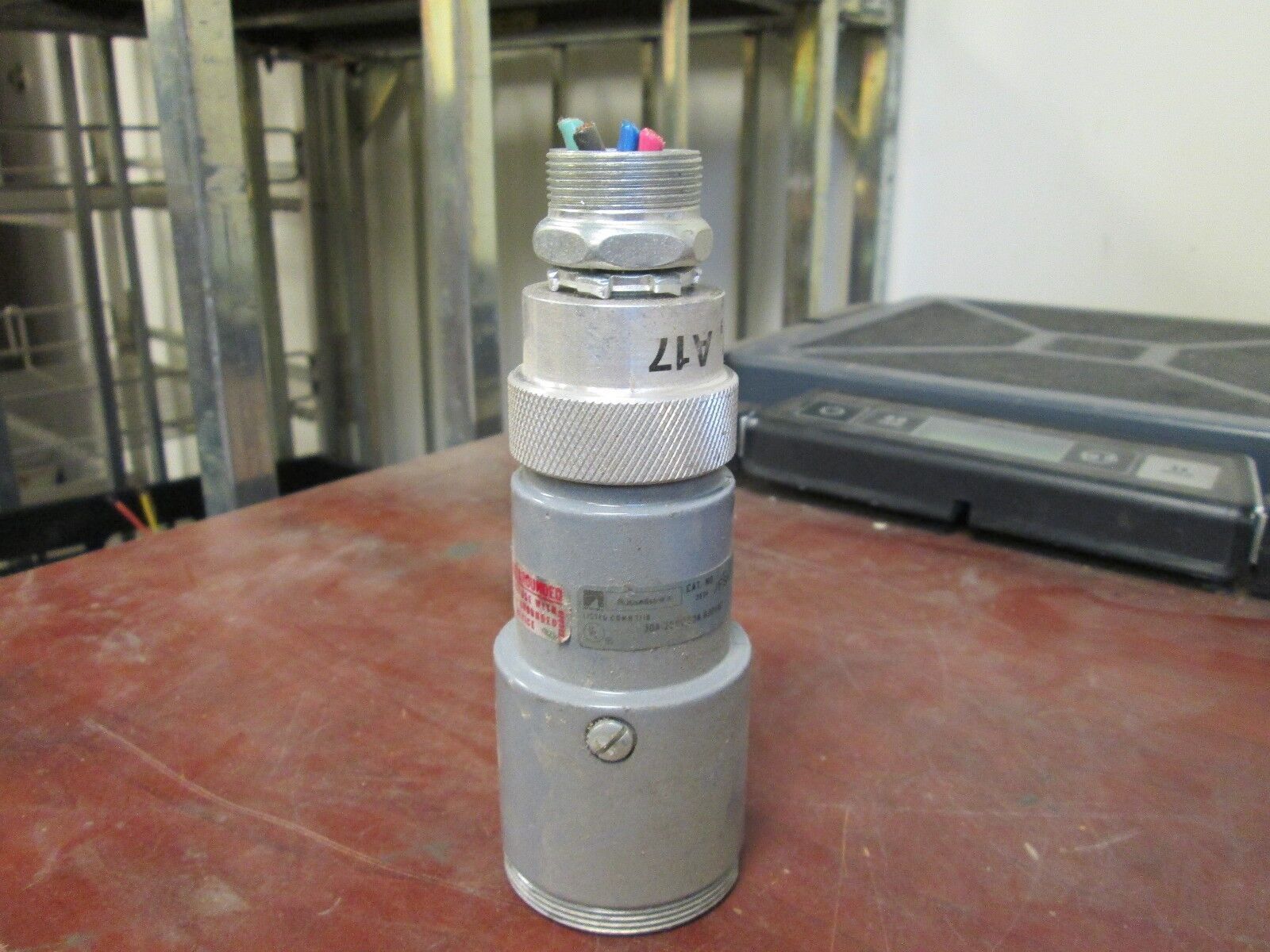 Russellstoll Connector w/ Conduit End 3934/FSA21 20A@600V 30A@250V 3P 4W Used