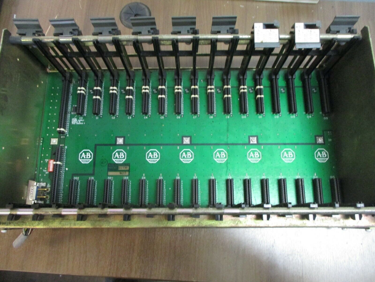 Allen-Bradley 16-Slot I/O Chassis 1771-A4B 5V 24A Used