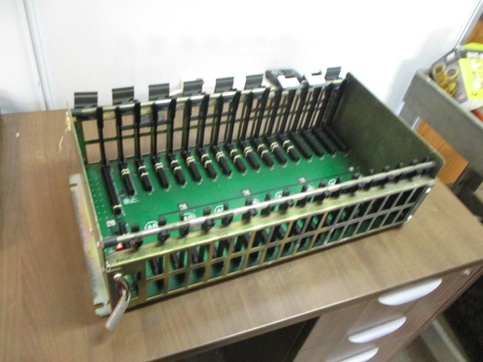 Allen-Bradley 16-Slot I/O Chassis 1771-A4B 5V 24A Used