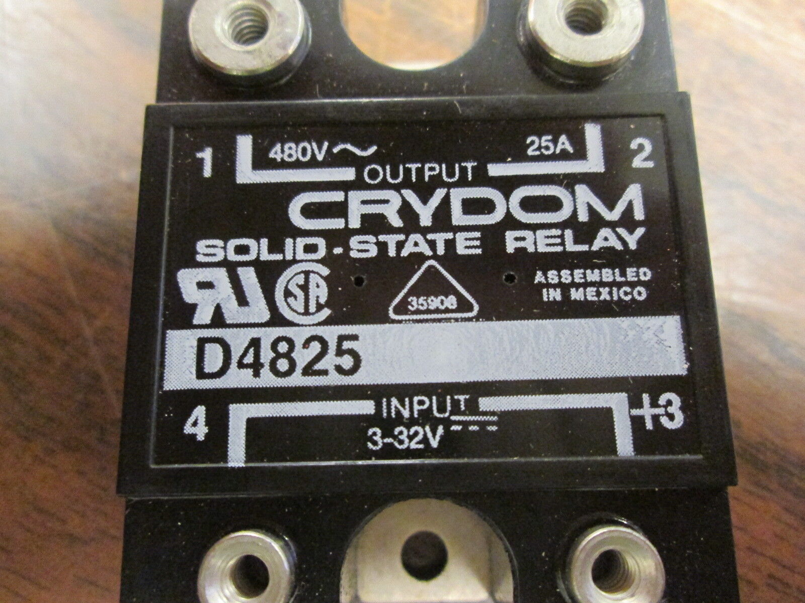 Crydom Solid State Relay D4825 Input:3-32VDC Output:480VAC 25A New Surplus