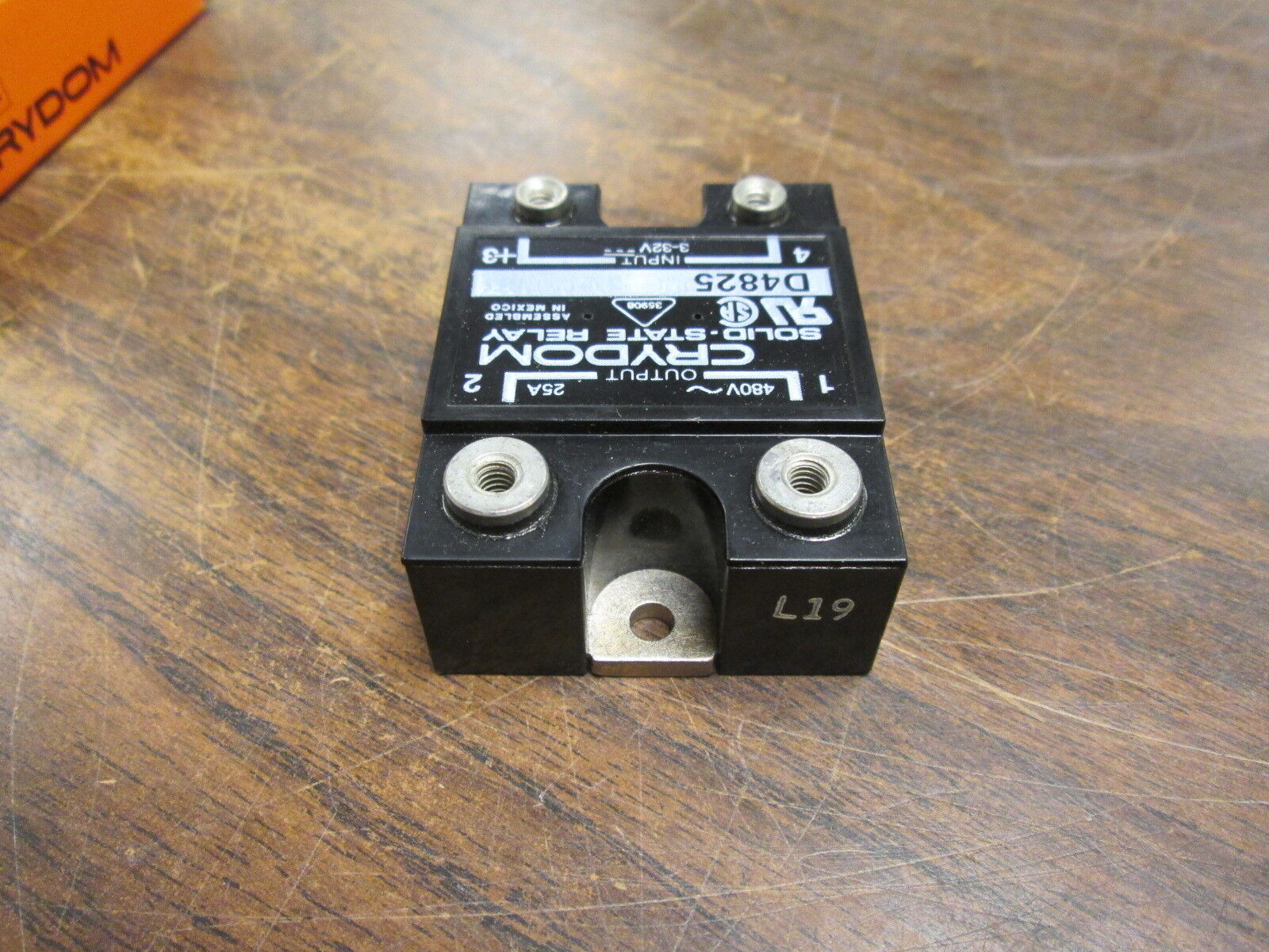 Crydom Solid State Relay D4825 Input:3-32VDC Output:480VAC 25A New Surplus