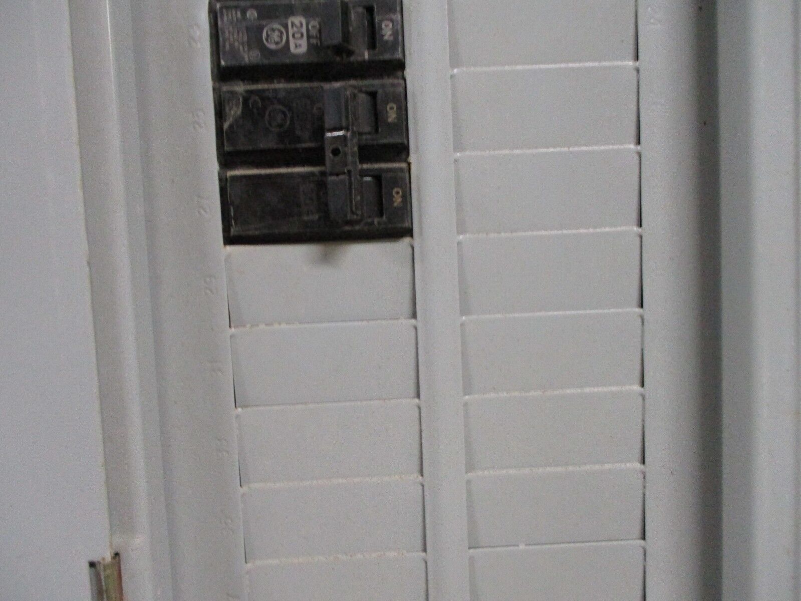 GE Main Lug Circuit Breaker Panel TLM4020CCU MOD6 200A Max 120/208V 1Ph Used