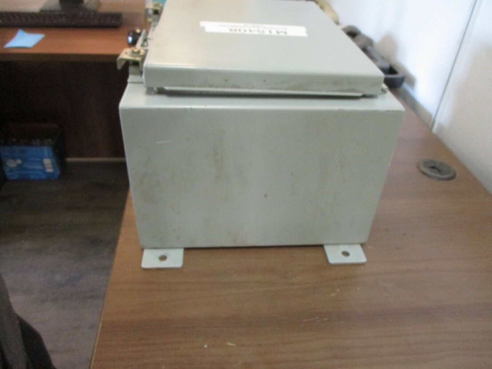 Hoffman Type 12,13 Enclosure A-161208LP Size: 16" x 12" x 8" Used