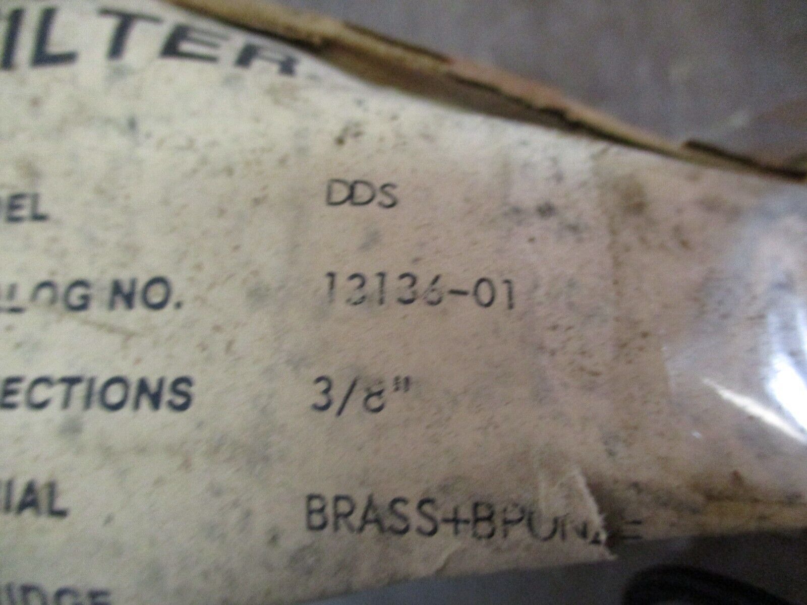 Cuno Model DDS Filter 13136-01 Connections: 3/8" Material: Brass / Bronze