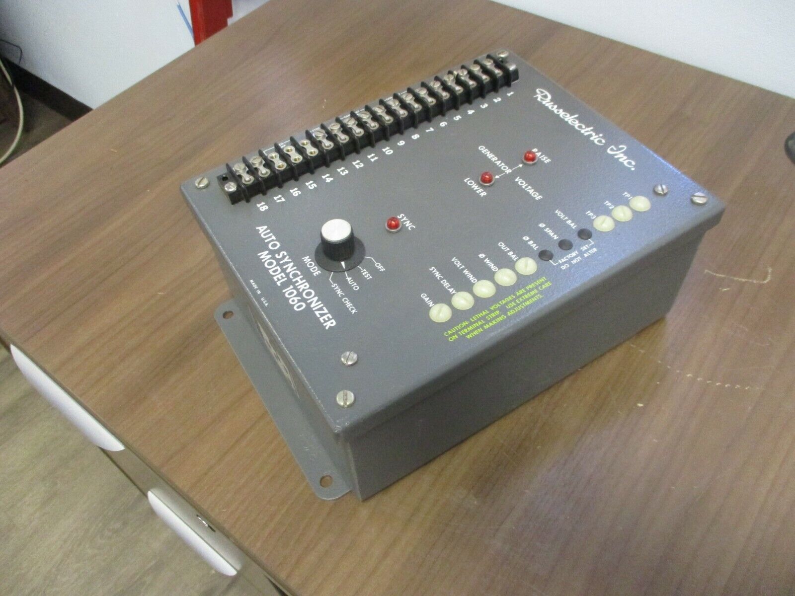 Russelectric Auto Synchronizer 1060 120V 50/60Hz Used
