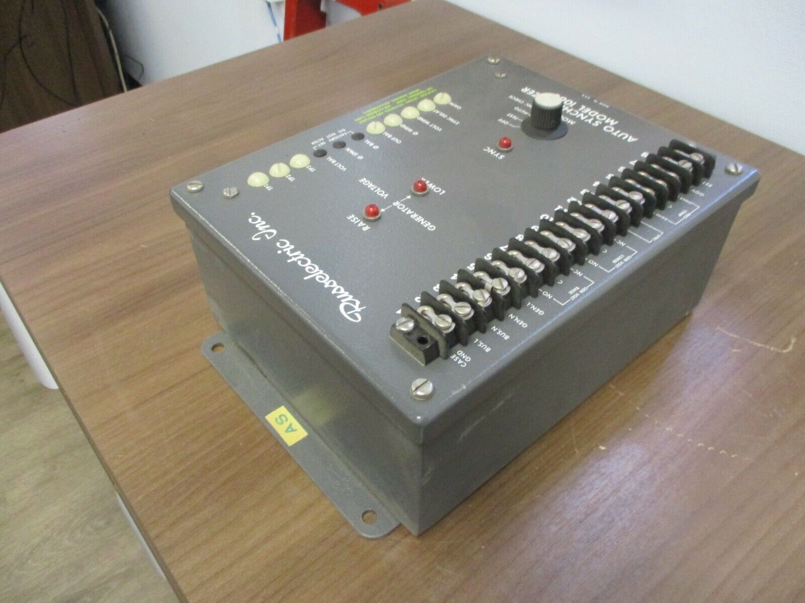 Russelectric Auto Synchronizer 1060 120V 50/60Hz Used