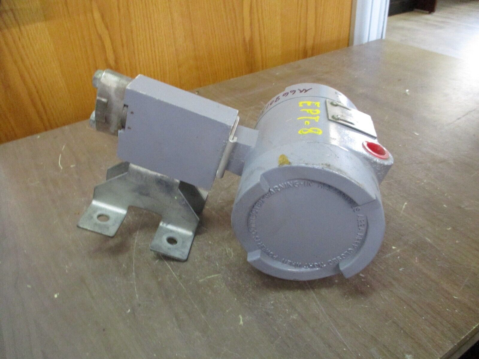 Leeds & Northrup Centry Pressure Transmitter 471-002-37-47-631-444 0-2500PSI 24V