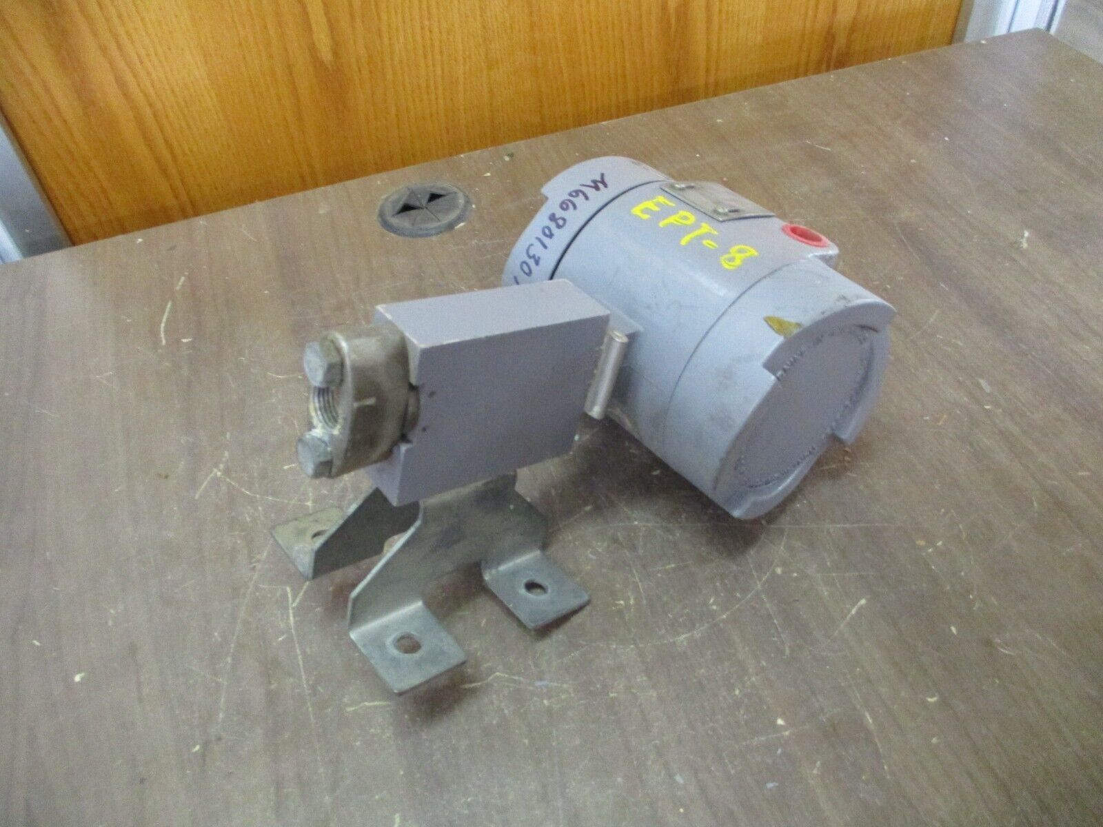 Leeds & Northrup Centry Pressure Transmitter 471-002-37-47-631-444 0-2500PSI 24V