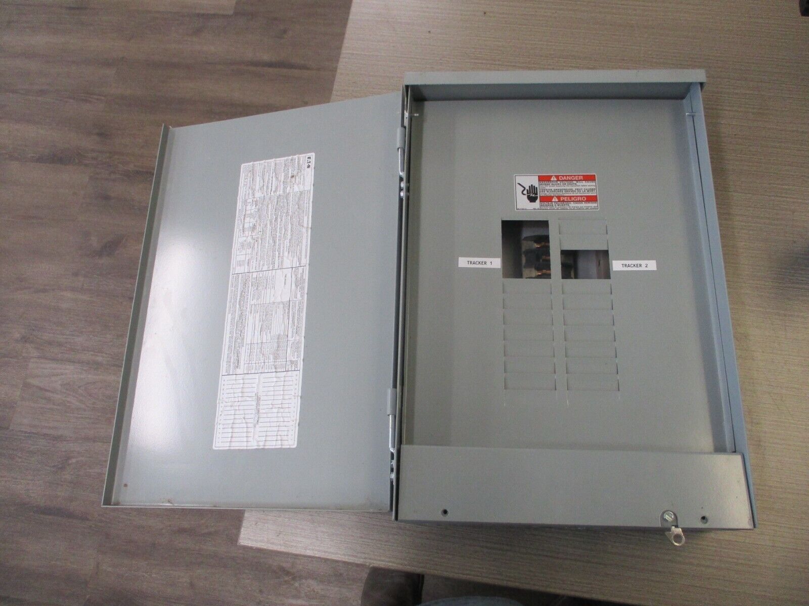 Eaton 3R Load Center CH22B100R 125A 120/240V 24-Slot