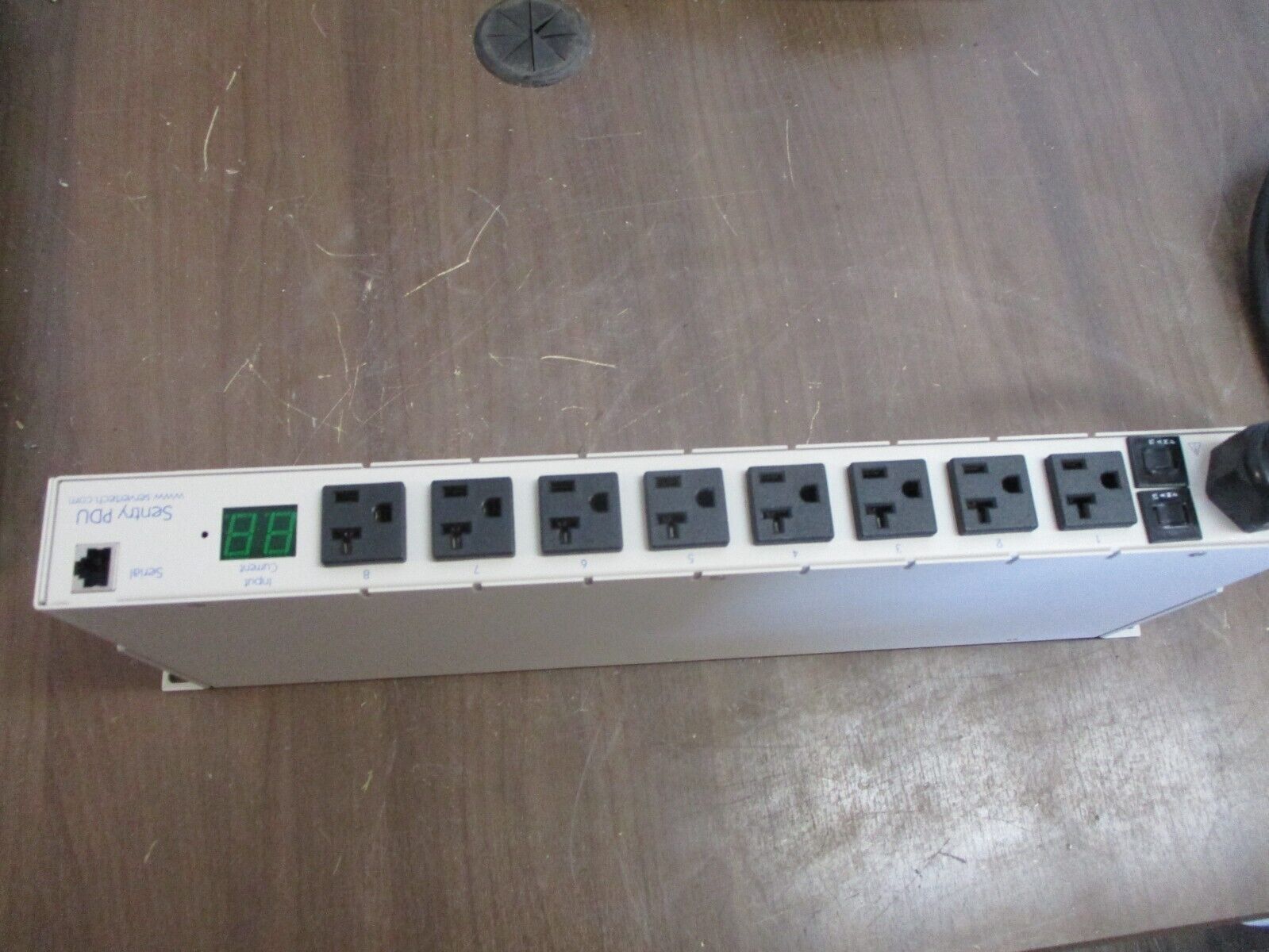 Server Technology Distribution Unit PTPD-H008-1-05 120V 30A Used