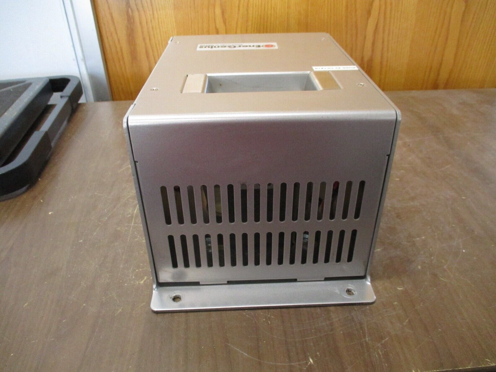 Sens Energenius Battery Charger NRG24-10-RC Output: 24 VDC 10A Used