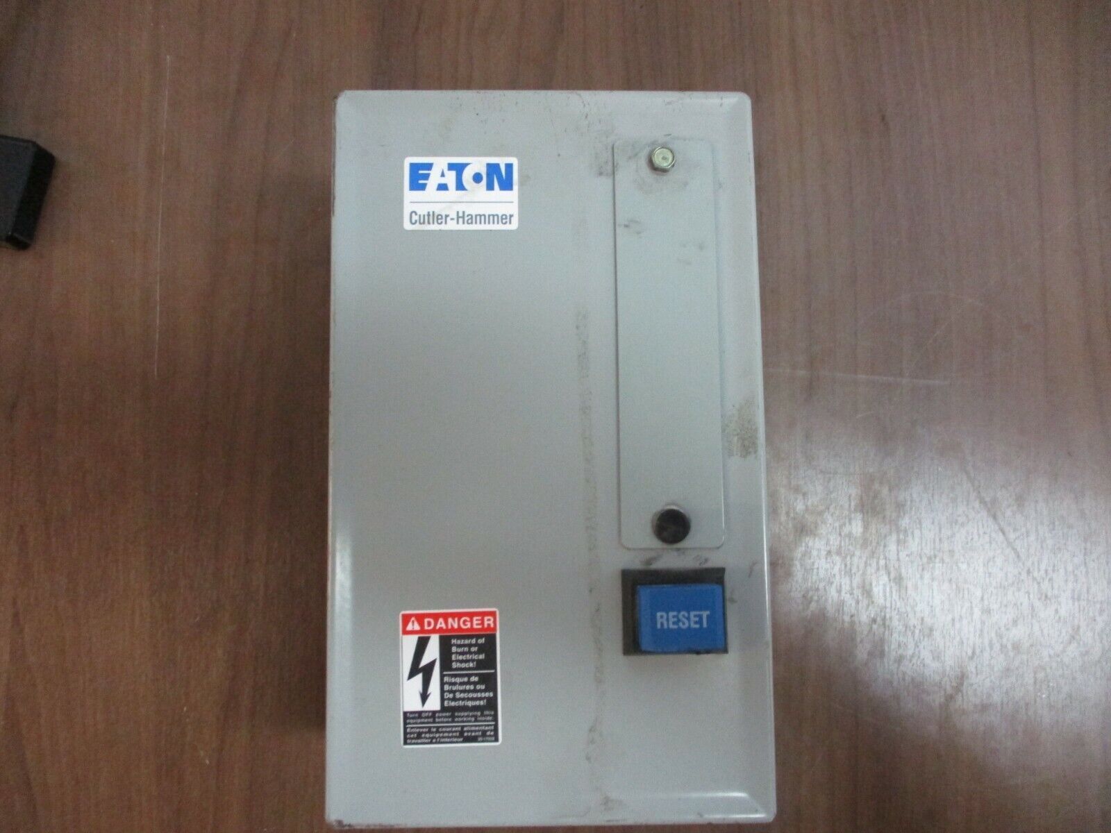 Eaton Enclosed Starter ECX09C1CAA 480V Coil Trip: 6 - 10A Used