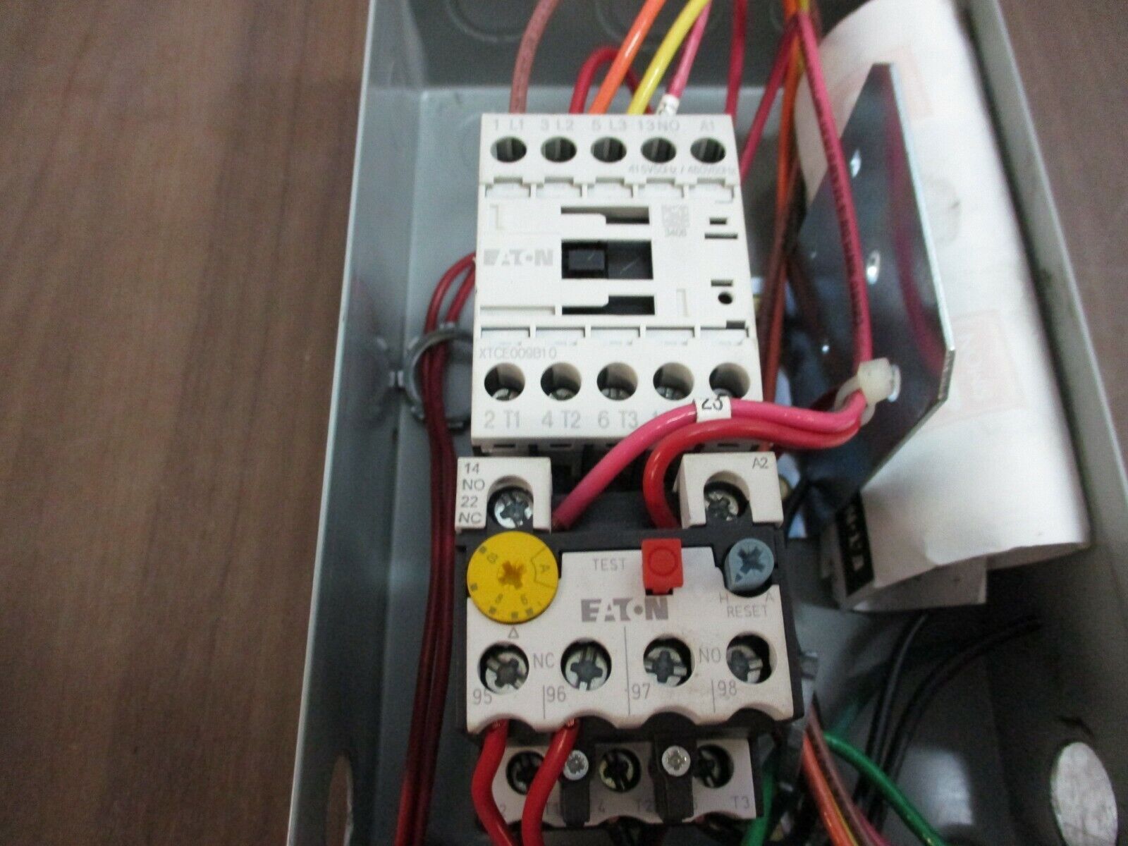 Eaton Enclosed Starter ECX09C1CAA 480V Coil Trip: 6 - 10A Used