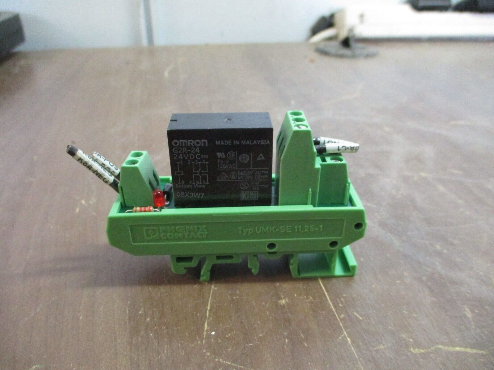 Phoenix Contact Relay Module UMK22-REL 24/21-21 24VDC Coil *Lot of 2* Used