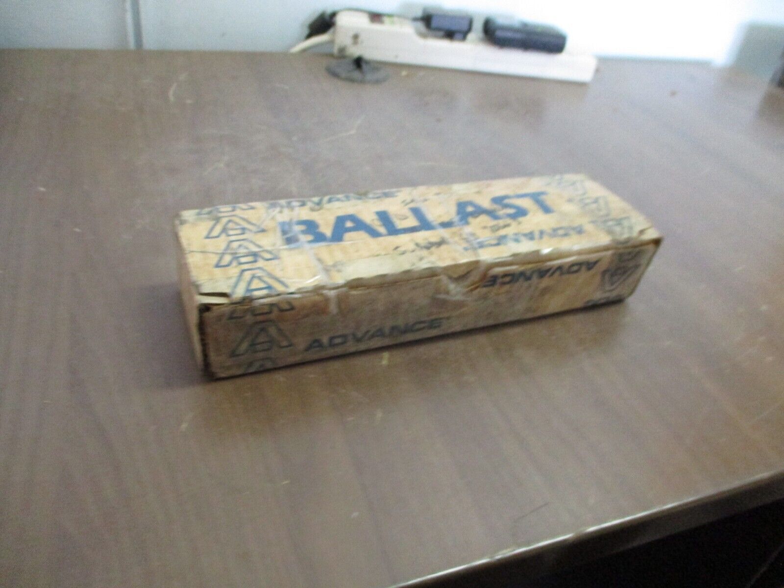 Advance Ballast HM-140-4-TP 120V 60Hz New Surplus