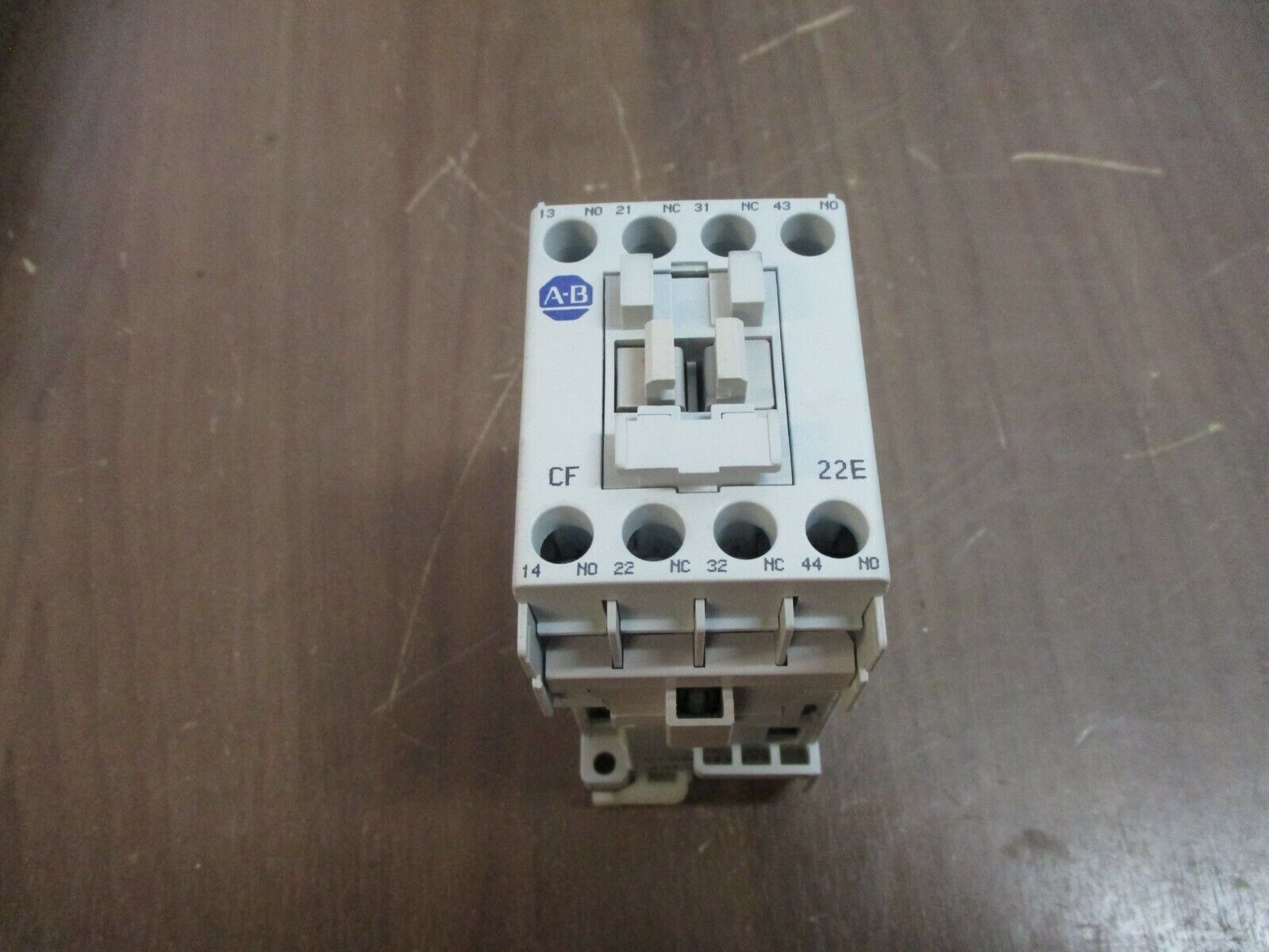 Allen-Bradley Control Relay 700-CF220ZS Ser. A 125VDC Coil New Surplus