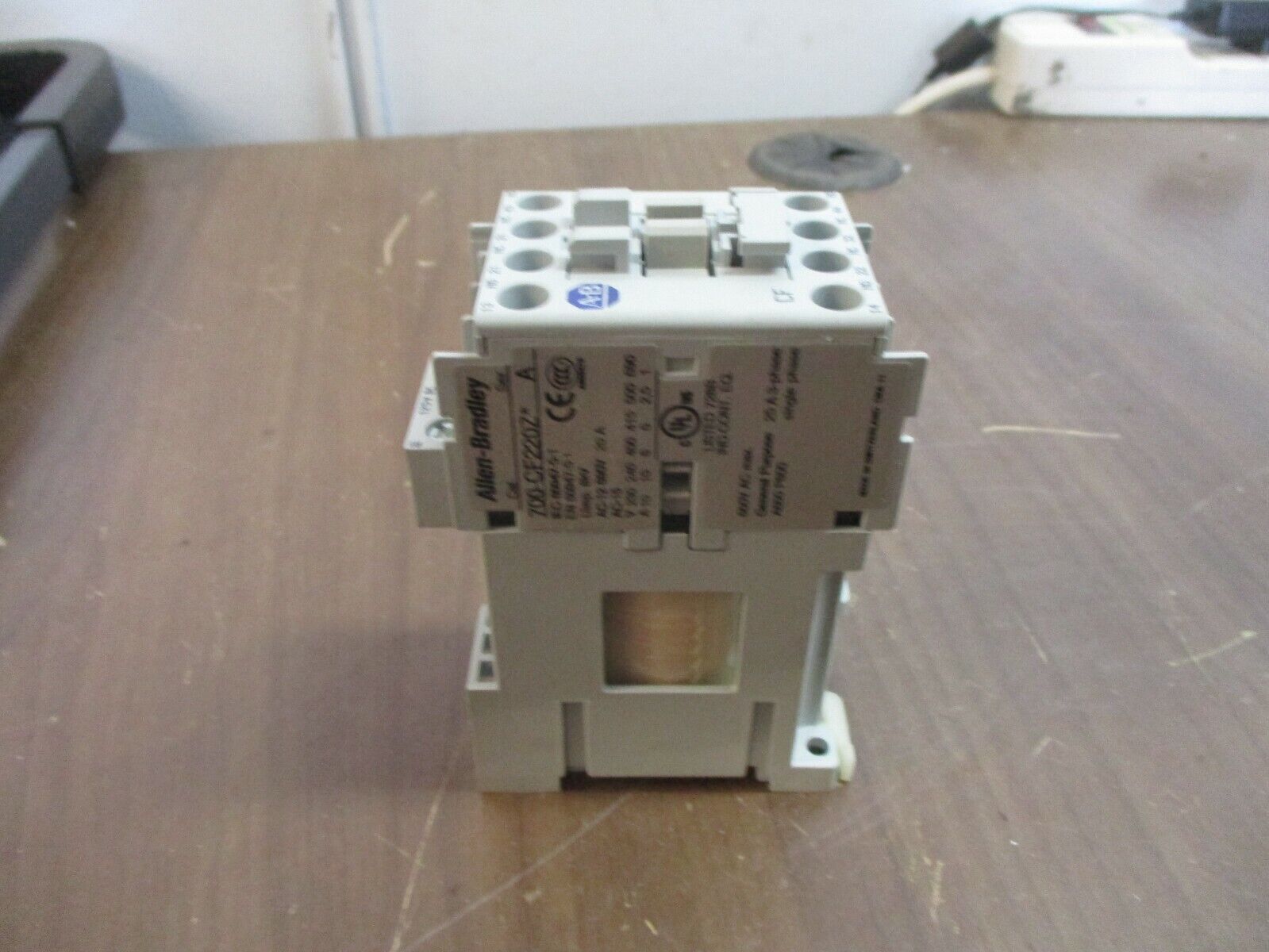Allen-Bradley Control Relay 700-CF220ZS Ser. A 125VDC Coil New Surplus