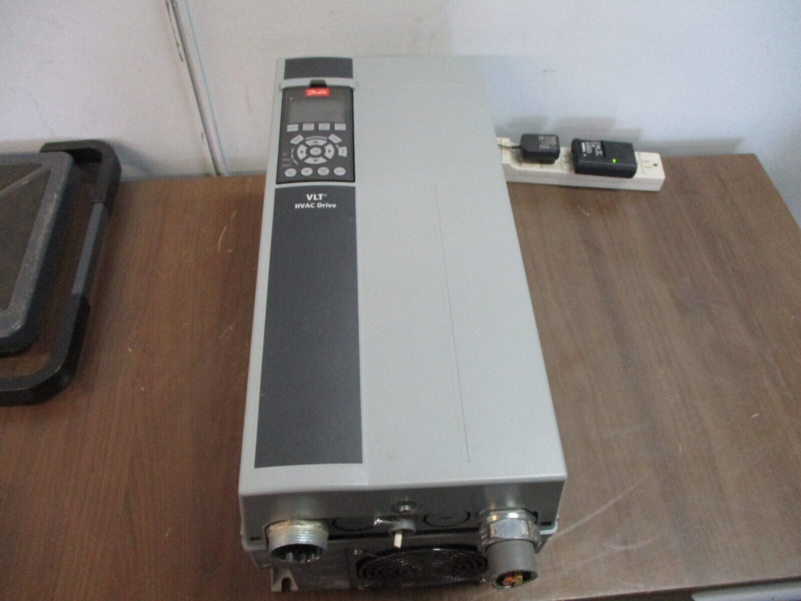 Danfoss VLT AC Drive 131B3531 25HP 3Ph w/ Keypad Used