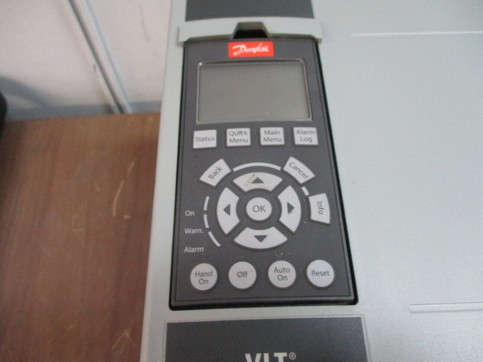 Danfoss VLT AC Drive 131B3531 25HP 3Ph w/ Keypad Used