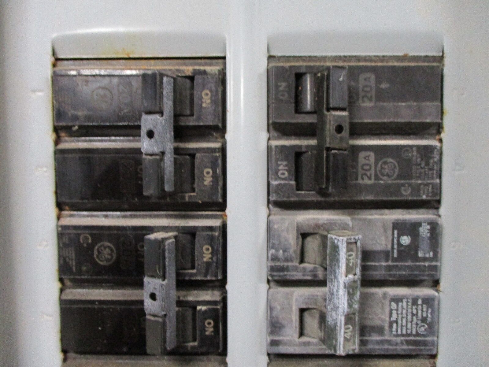 GE Main Lug Circuit Breaker Panel TLM4020CCU MOD6 200A Max 120/208V 1Ph Used