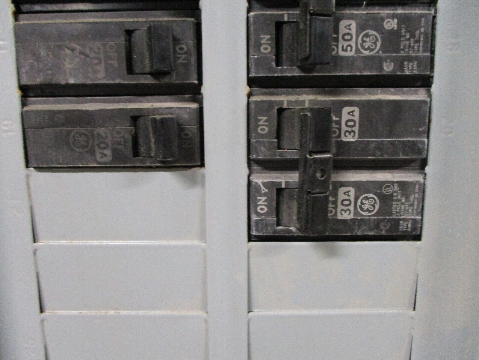 GE Main Lug Circuit Breaker Panel TLM4020CCU MOD6 200A Max 120/208V 1Ph Used