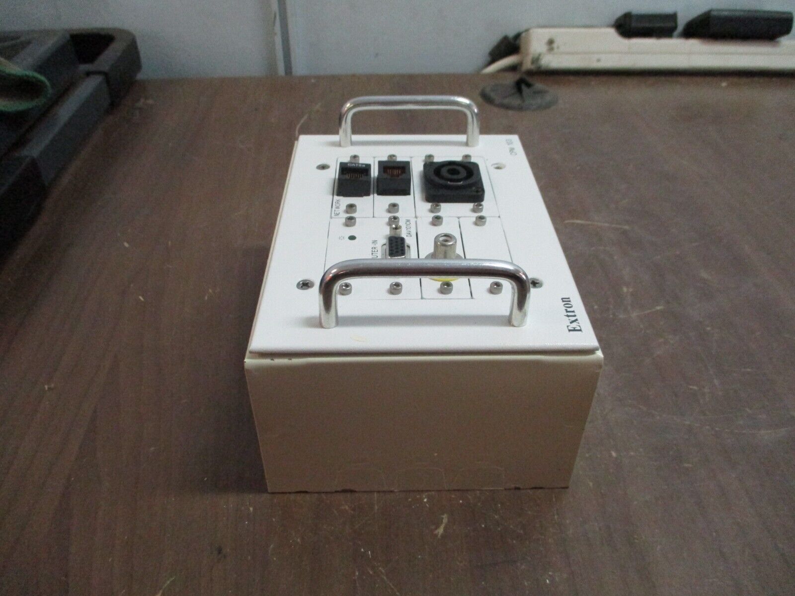Extron AV Connectivity Panel CPM 103 *Missing (1) Screw* Used