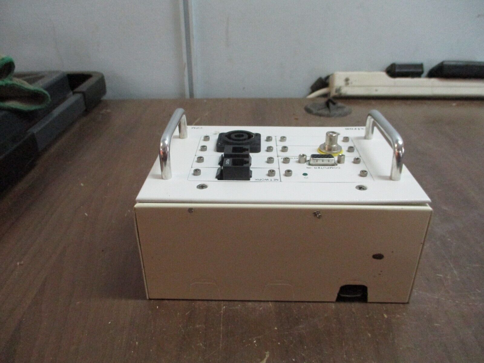 Extron AV Connectivity Panel CPM 103 *Missing (1) Screw* Used