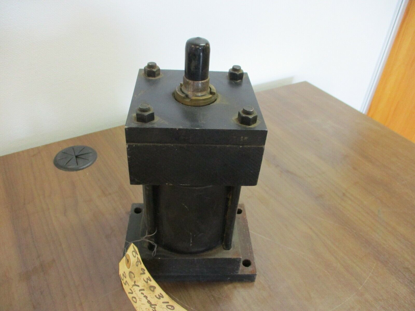 RWC, Air Cylinder, part#:889303102, 250psi, used