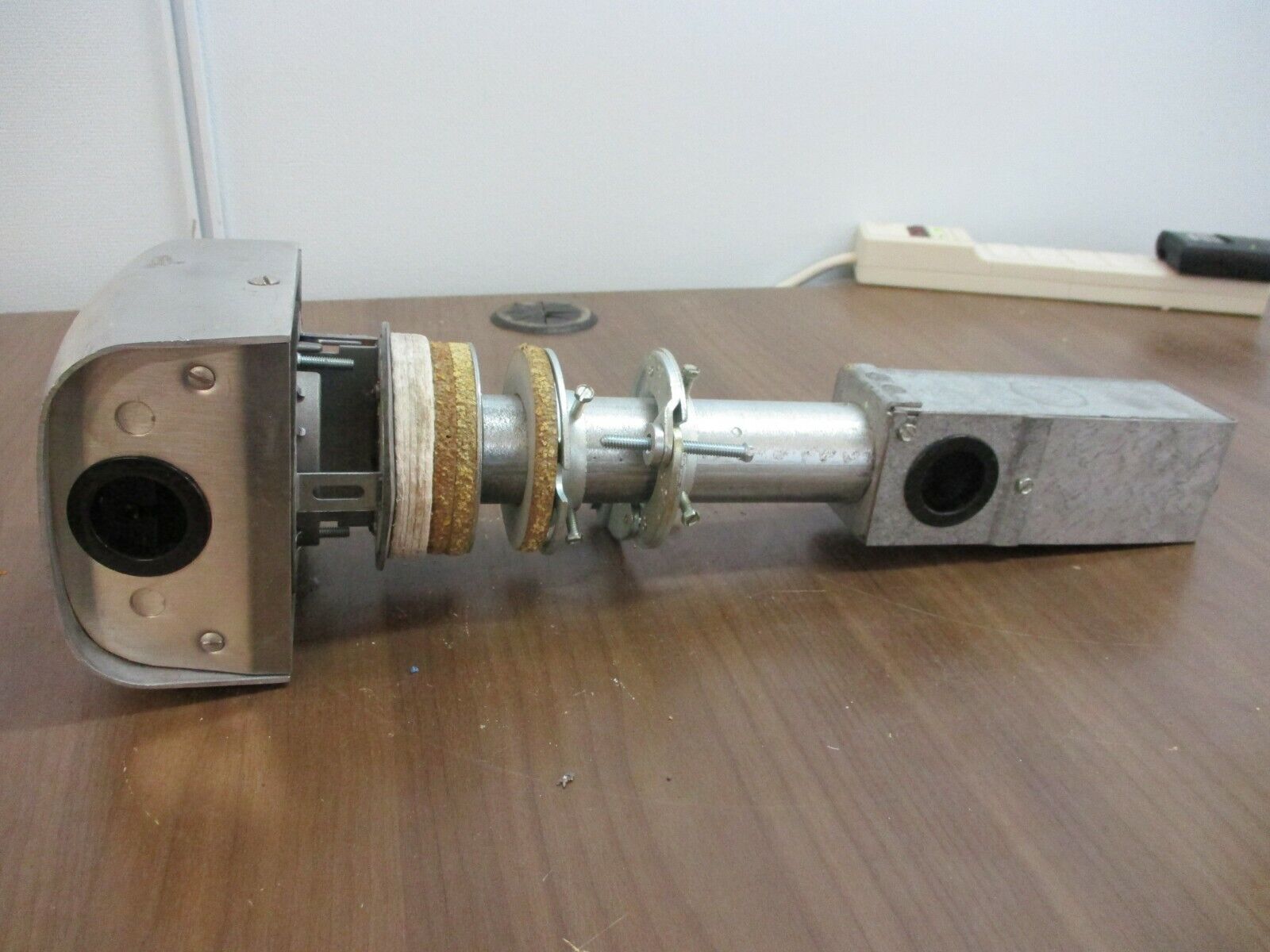 Hubbell Poke Through Duplex Receptacle D70179/PT7P2TC 115V Used