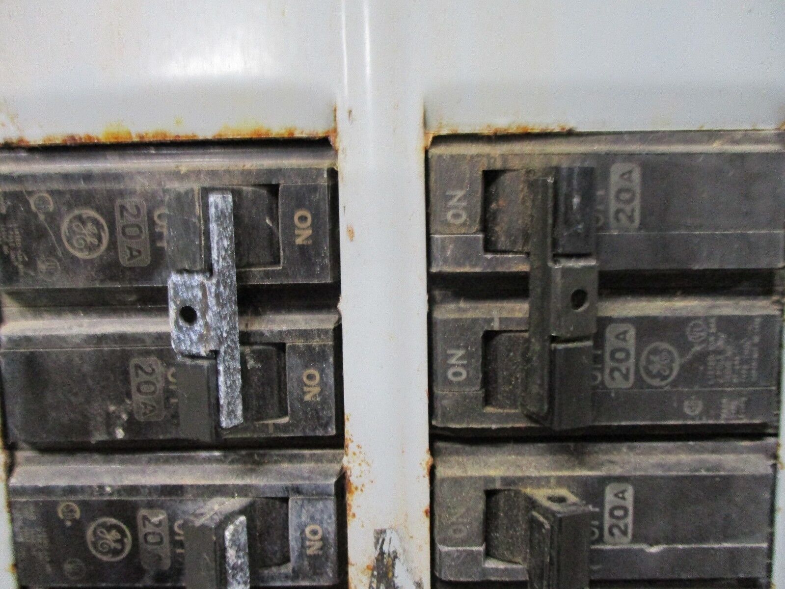 GE Main Lug Circuit Breaker Panel TLM4020CCU MOD6 200A Max 120/208V 1Ph Used