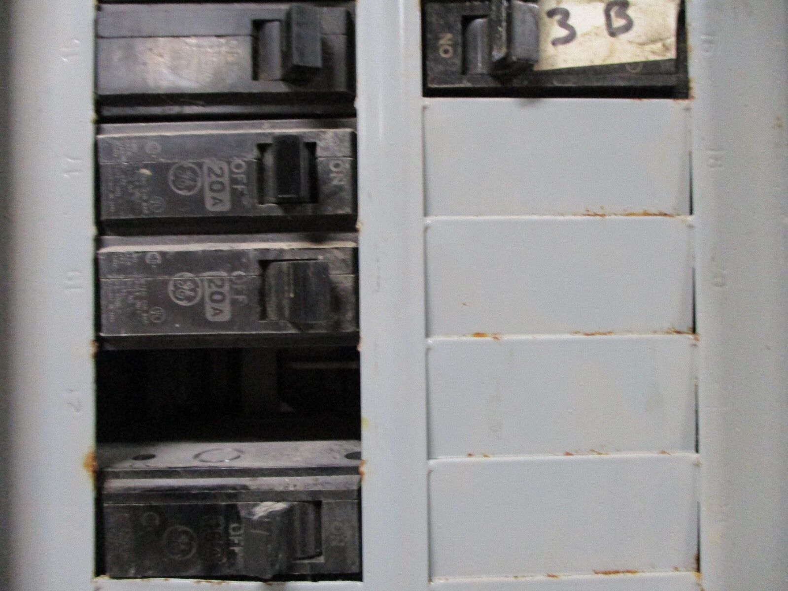 GE Main Lug Circuit Breaker Panel TLM4020CCU MOD6 200A Max 120/208V 1Ph Used