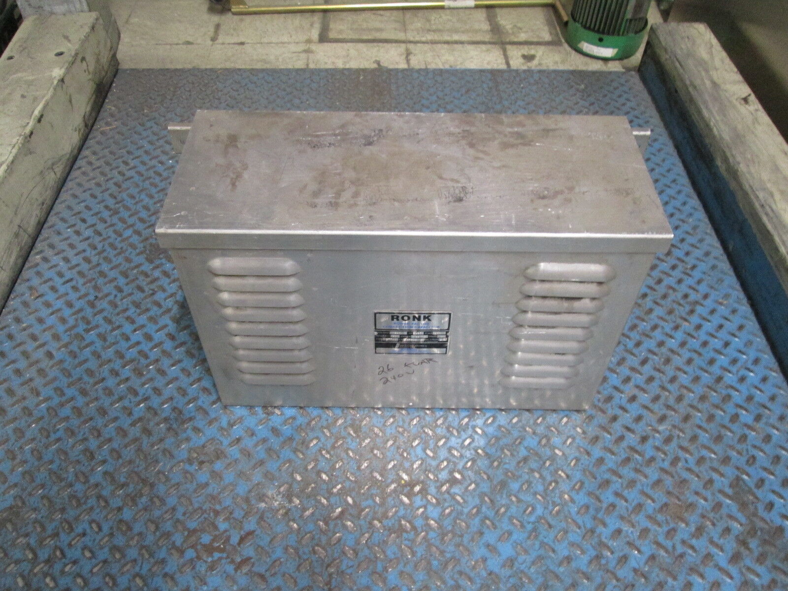 Ronk Capacitor 277CC 26KVAR 240V 63A 3Ph Used