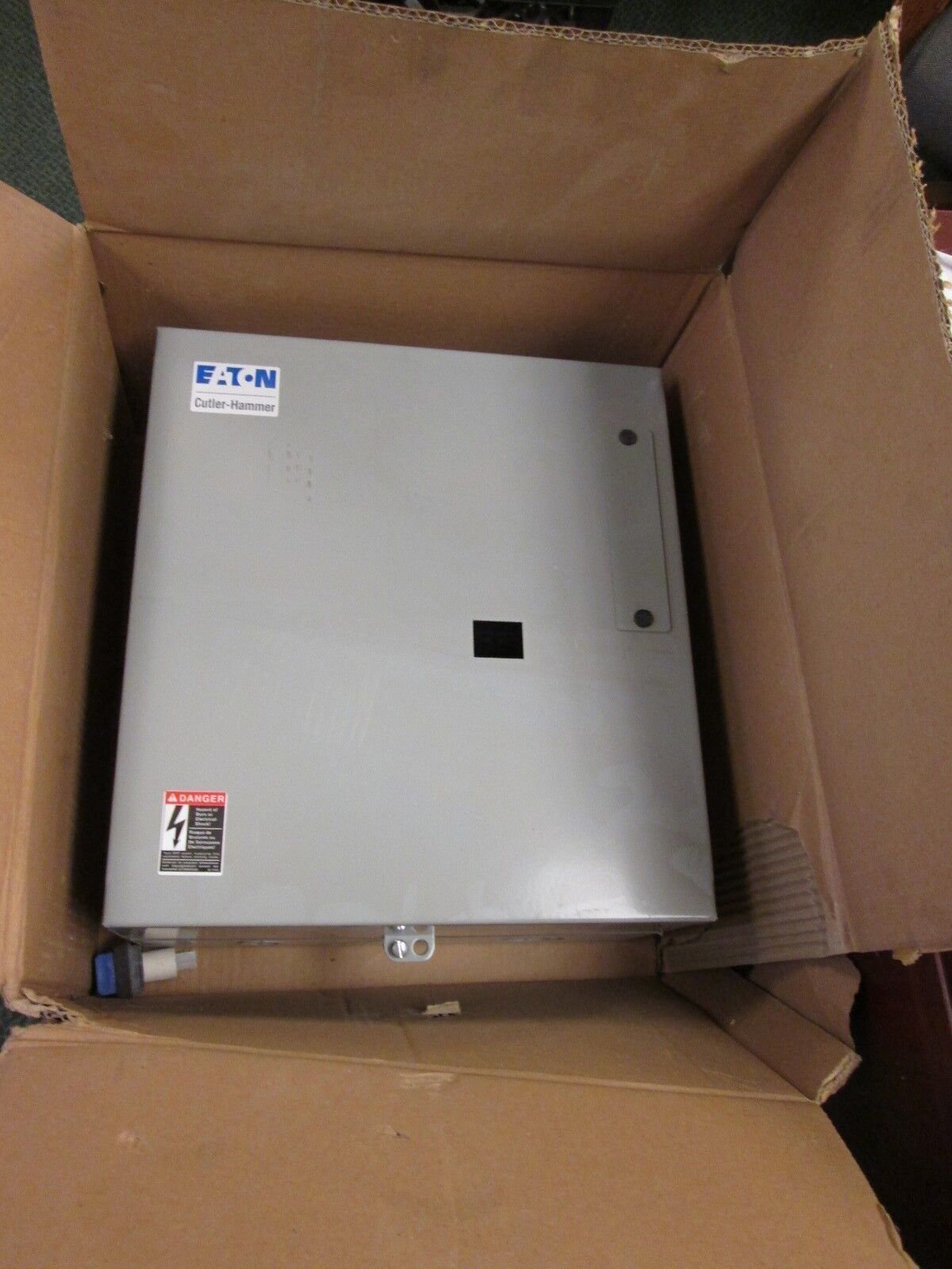 Cutler-Hammer Enclosed Starter ECN0711CAA Size 1 120V Coil New Surplus