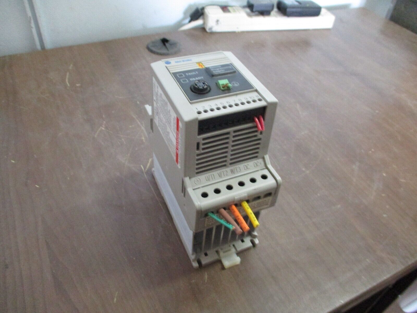 Allen-Bradley Smart Speed Controller 160-BA02NSF1 0.75Hp FRN: 7.06 Used