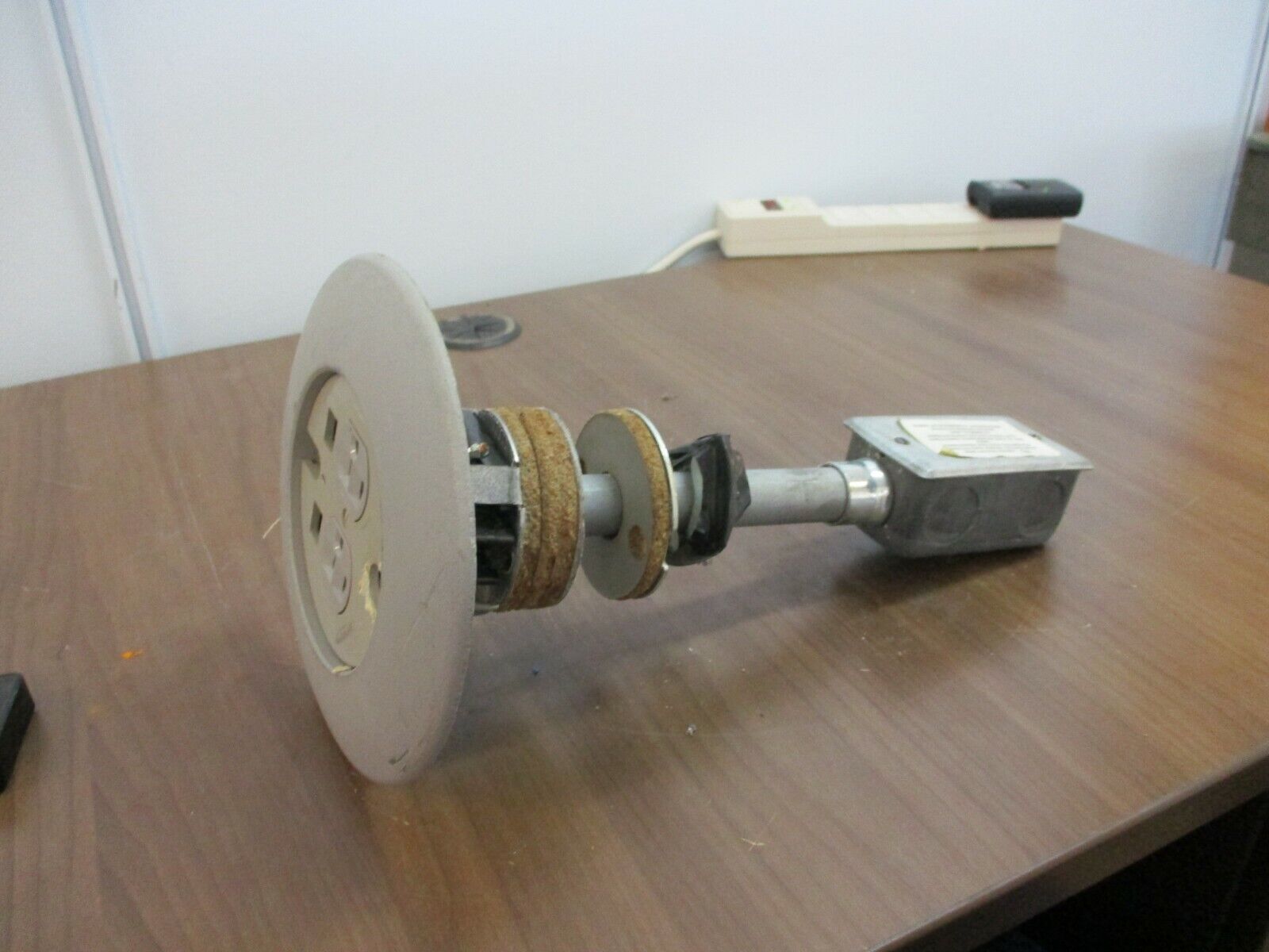 Hubbell Poke Through Duplex Receptacle Flush Mount 115V Used