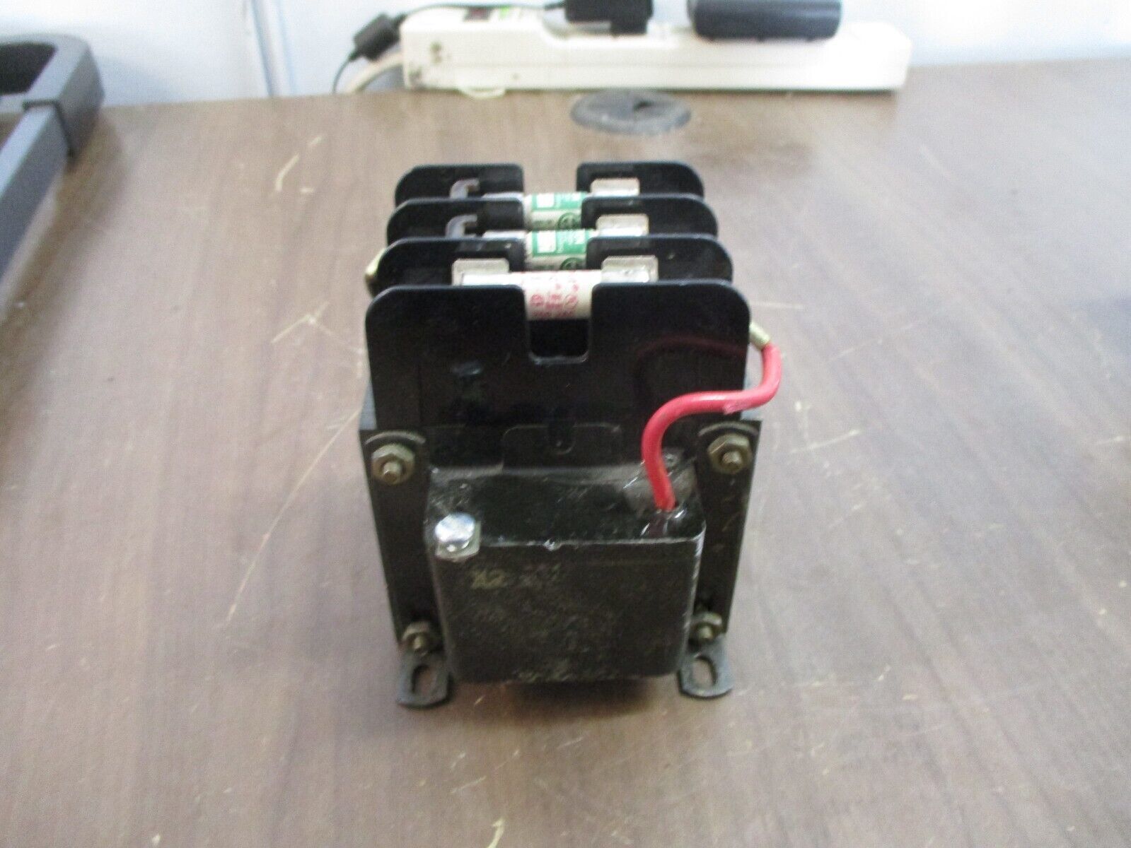 Siemens Transformer 25-213-101-017 0.100kVA Pri: 460V Sec: 115V 50/60Hz Used