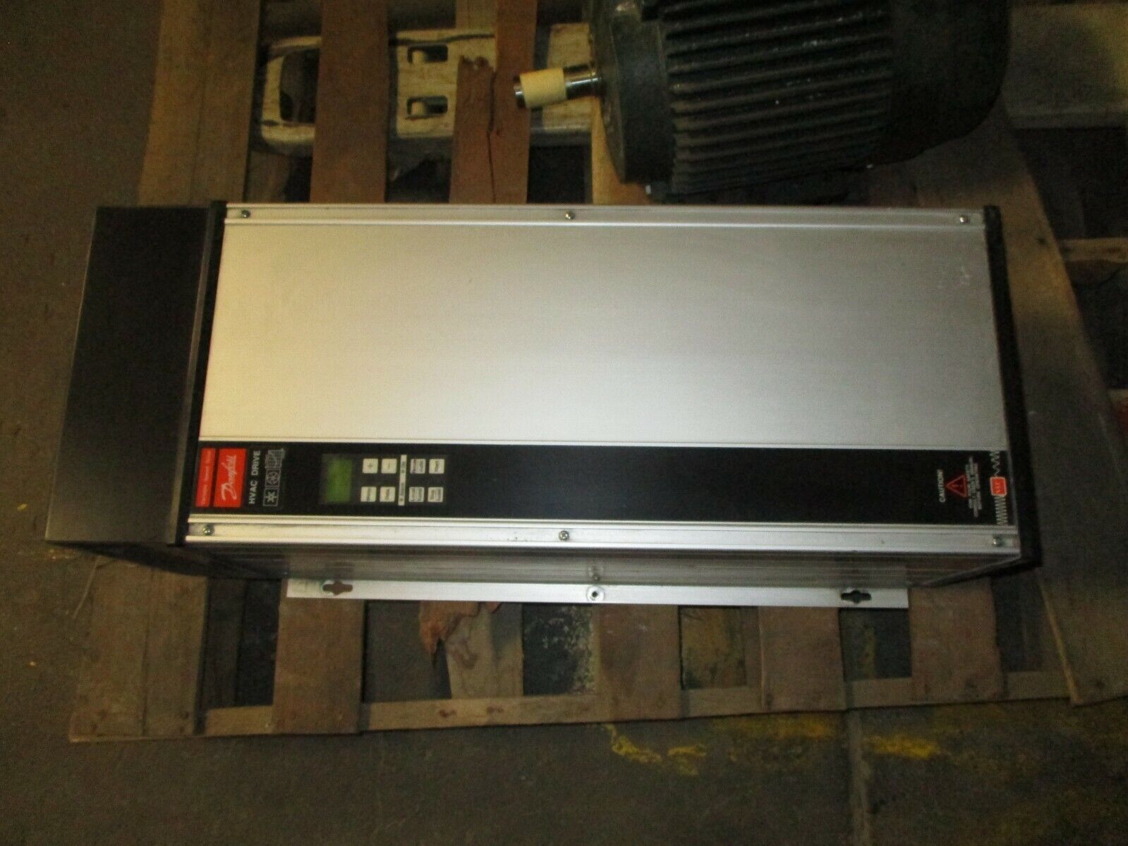 Danfoss VLT 3522 AC Drive 175H7363 20HP 3Ph Nema 12 Used