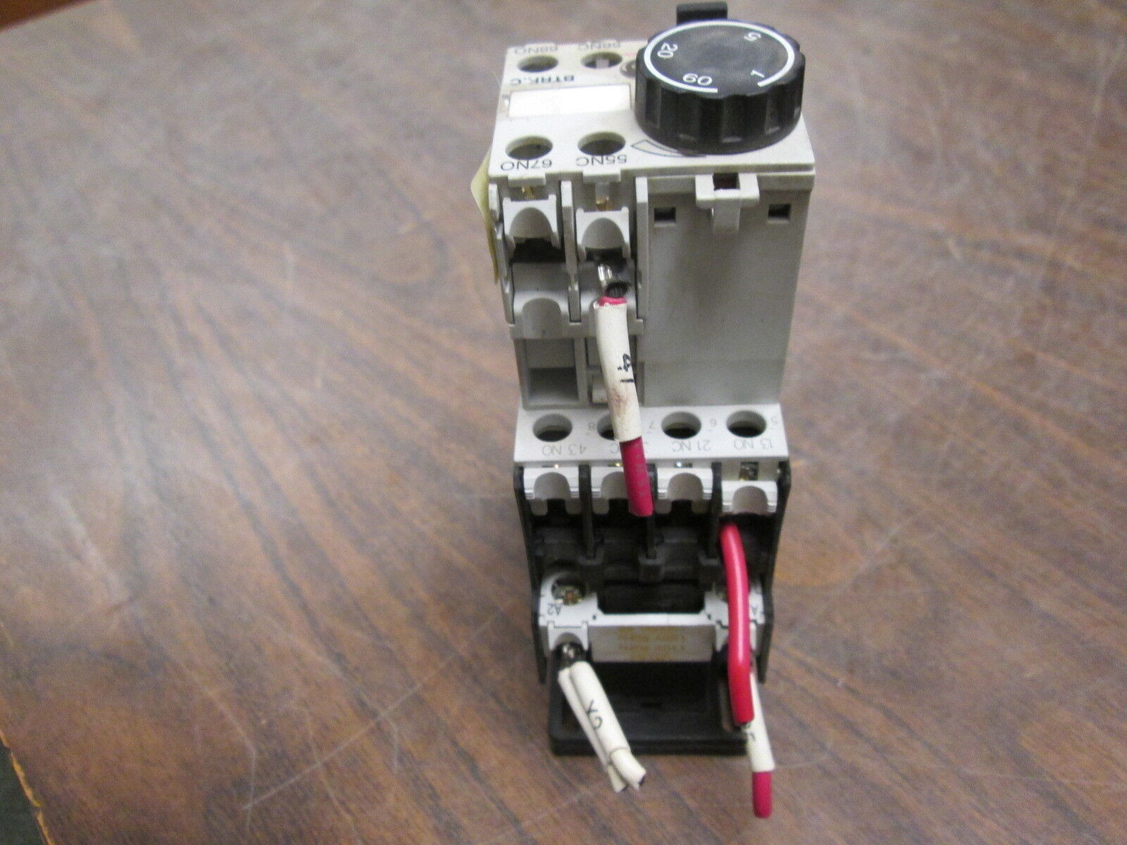 GE Relay w/ Pneumatic Timer RL4RA022R/BTRF60C 120V Coil, Range: 0-60sec Used