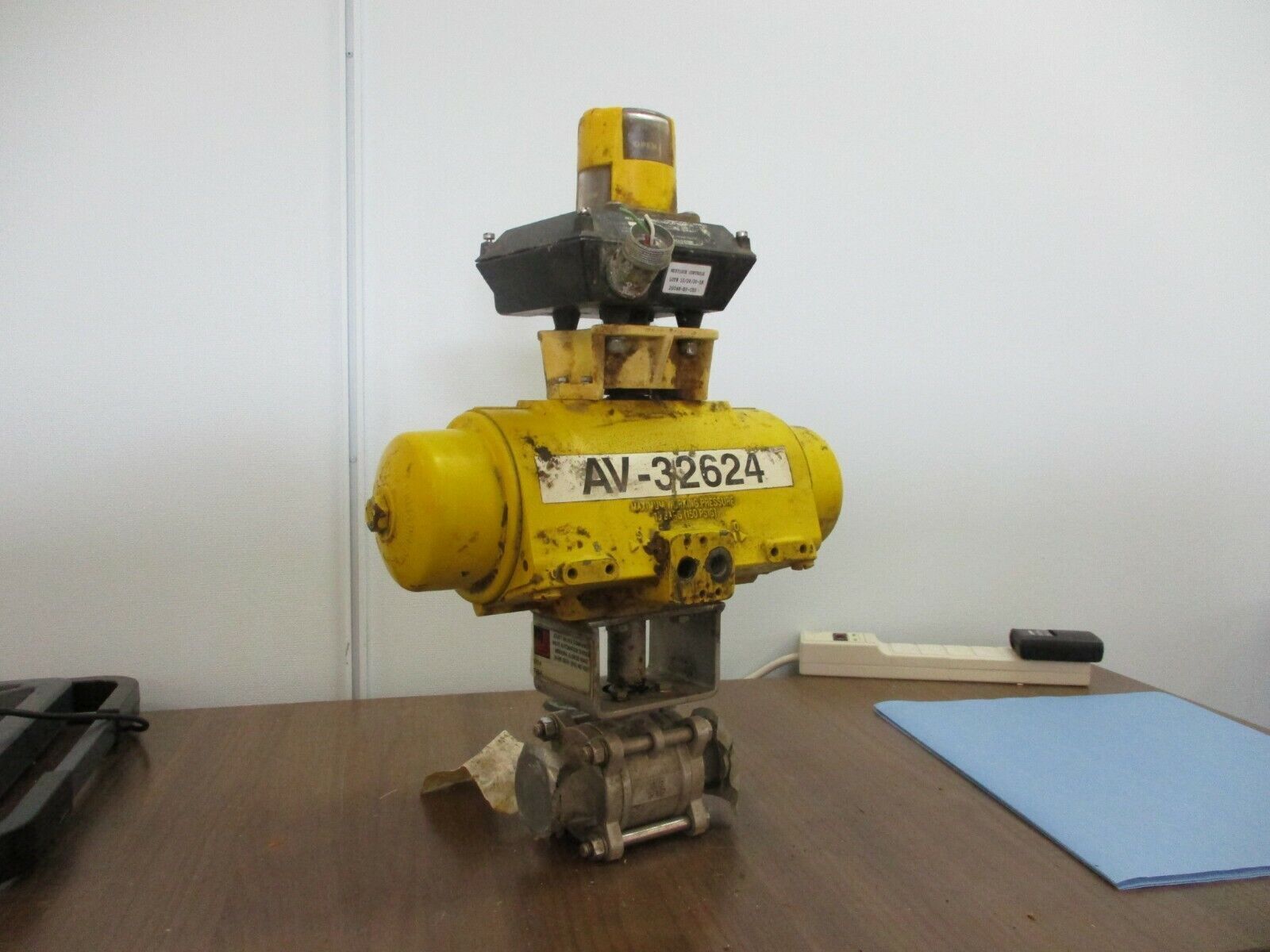 Hytork 221 Actuator w/ Accutrak Dual Display Monitor 116PSI Max Used
